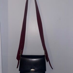 Elegant Black Leather Shoulder Bag